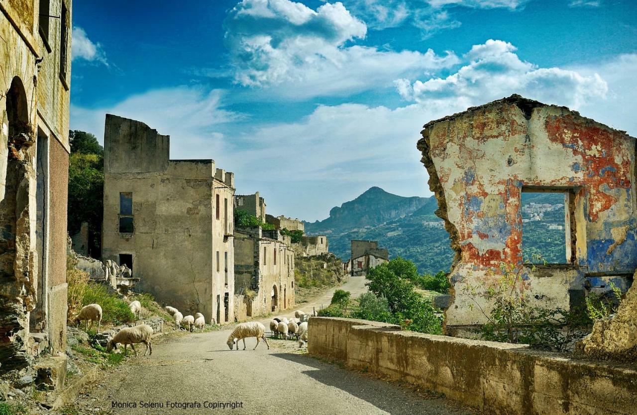 Hotel Funtana Ena Bari Sardo Exterior photo